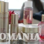 クラランス トータル V でむくみ、くすみ知らずの目元とフェイスラインへ