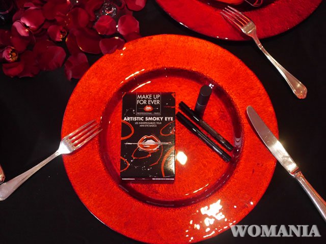 アーティスティックスモーキーアイ